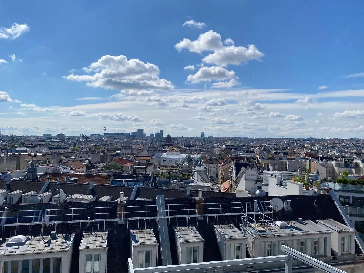 Immersed Into Vienna'S City Life And Yet A Retreat, Minimum 30 Nights Apartment