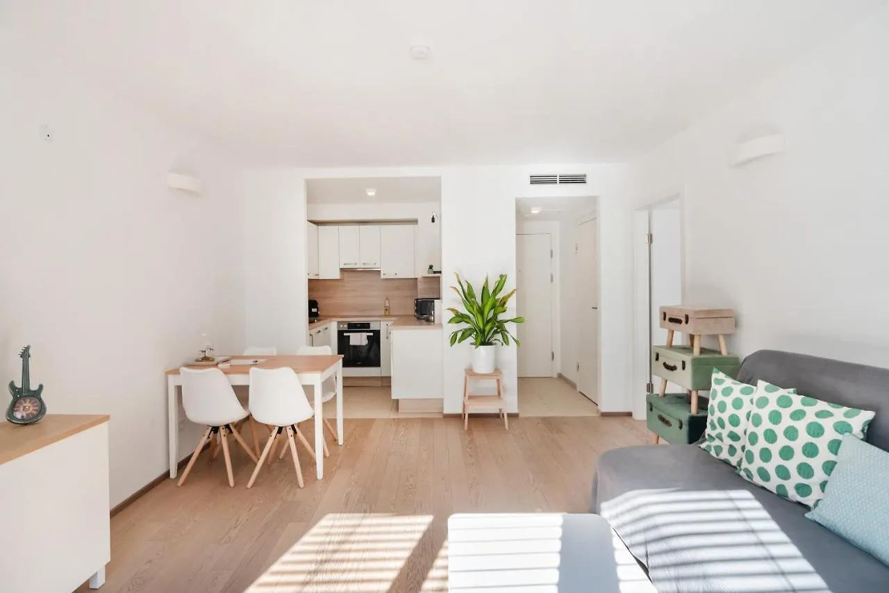 Immersed Into Vienna'S City Life And Yet A Retreat, Minimum 30 Nights Apartment