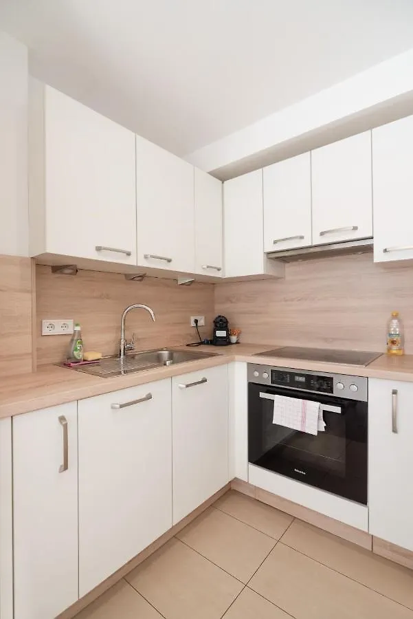 Apartment Immersed Into Vienna'S City Life And Yet A Retreat, Minimum 30 Nights