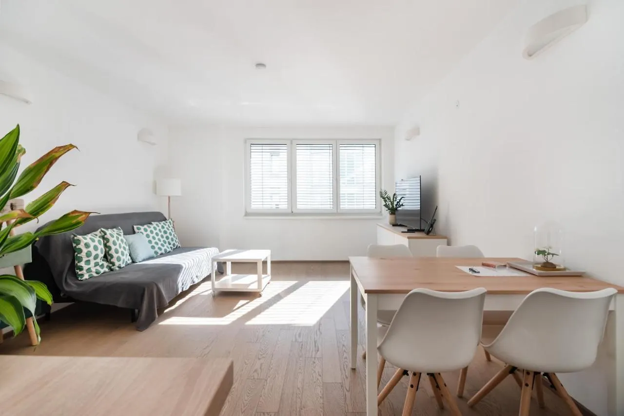 Apartment Immersed Into Vienna'S City Life And Yet A Retreat, Minimum 30 Nights Austria