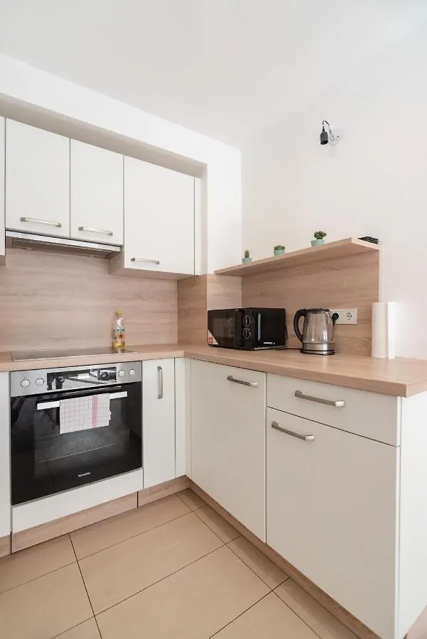 Apartment Immersed Into Vienna'S City Life And Yet A Retreat, Minimum 30 Nights