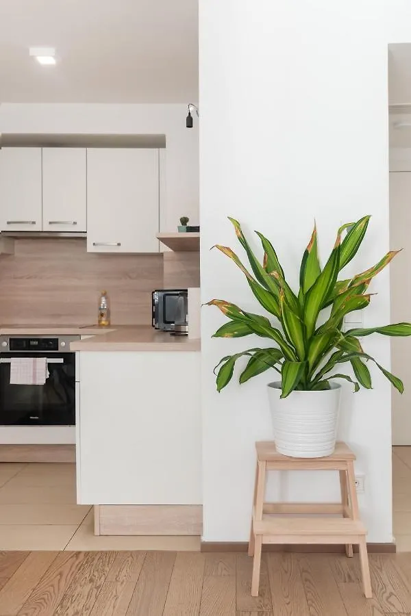 Immersed Into Vienna'S City Life And Yet A Retreat, Minimum 30 Nights Apartment Vienna