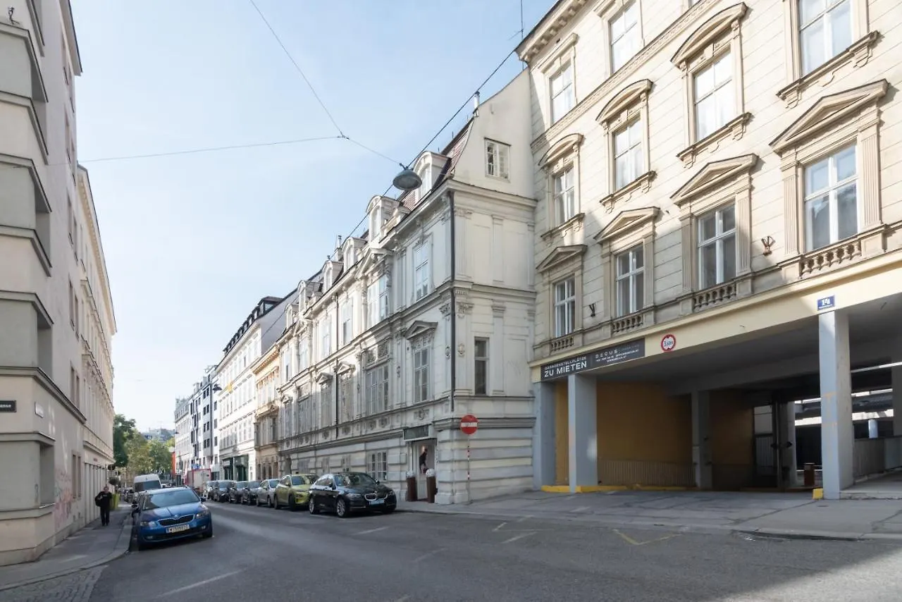 Immersed Into Vienna'S City Life And Yet A Retreat, Minimum 30 Nights Apartment Vienna