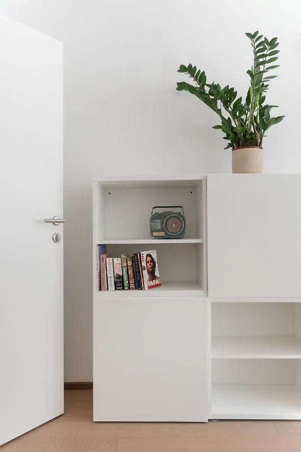 Immersed Into Vienna'S City Life And Yet A Retreat, Minimum 30 Nights Apartment