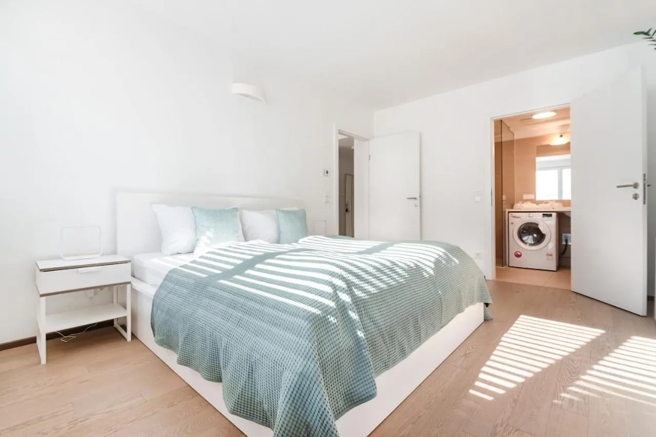 Apartment Immersed Into Vienna'S City Life And Yet A Retreat, Minimum 30 Nights